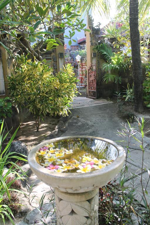 Green Palm Homestay Бали Екстериор снимка